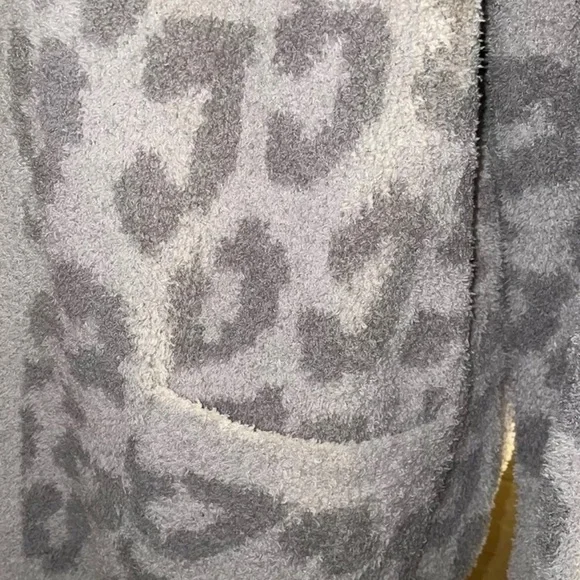 🎉HP🎉New Barefoot Dreams Leopard Cozy Chic
Cardigan Linen/Warm Grey XL🤍 - Picture 5 of 10